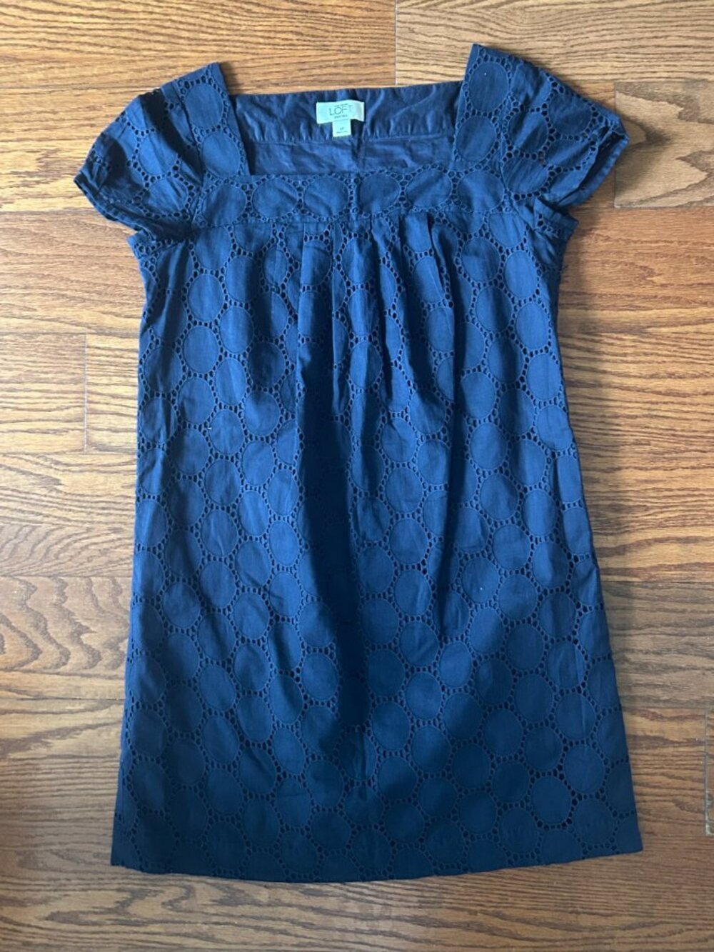 LOFT Ann Taylor Navy Eyelet Cap Sleeve Square Neck Dressn Size 4P Petite in exce - Picture 6 of 13